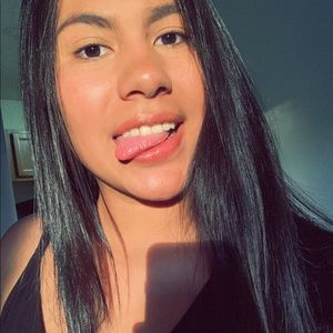 Meet your Posher, Daniela